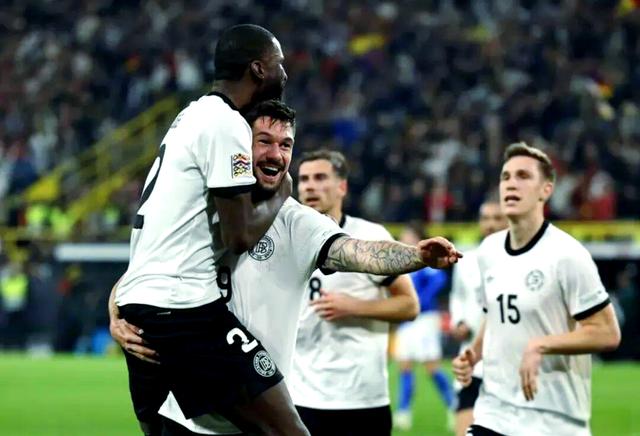 欧国联赛淘汰赛场面惊心动魄 欧国联赛淘汰赛场面惊心动魄