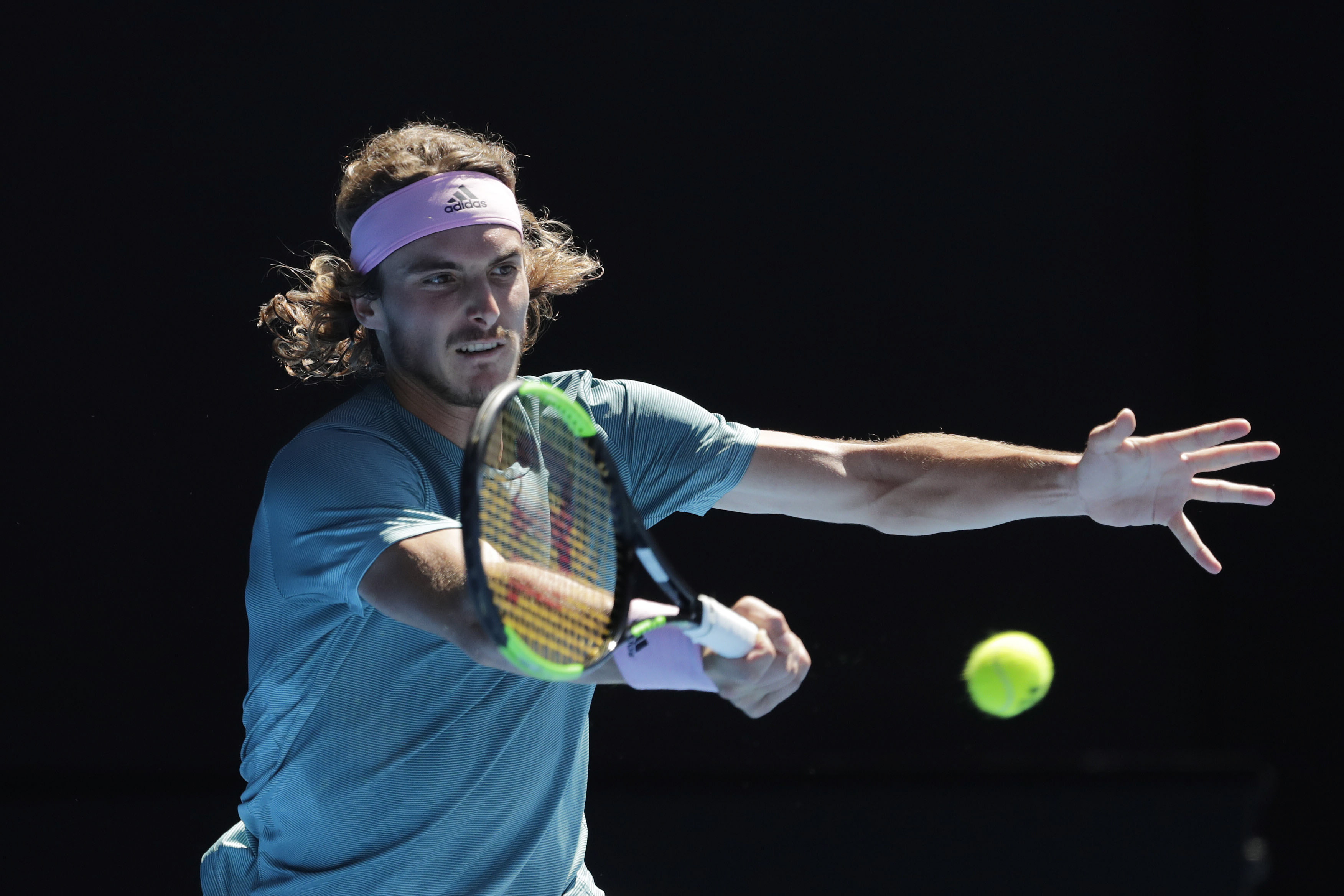 IM体育动画直播通道-澳大利亚网球队鏖战美国网球队，西西帕斯制霸全场