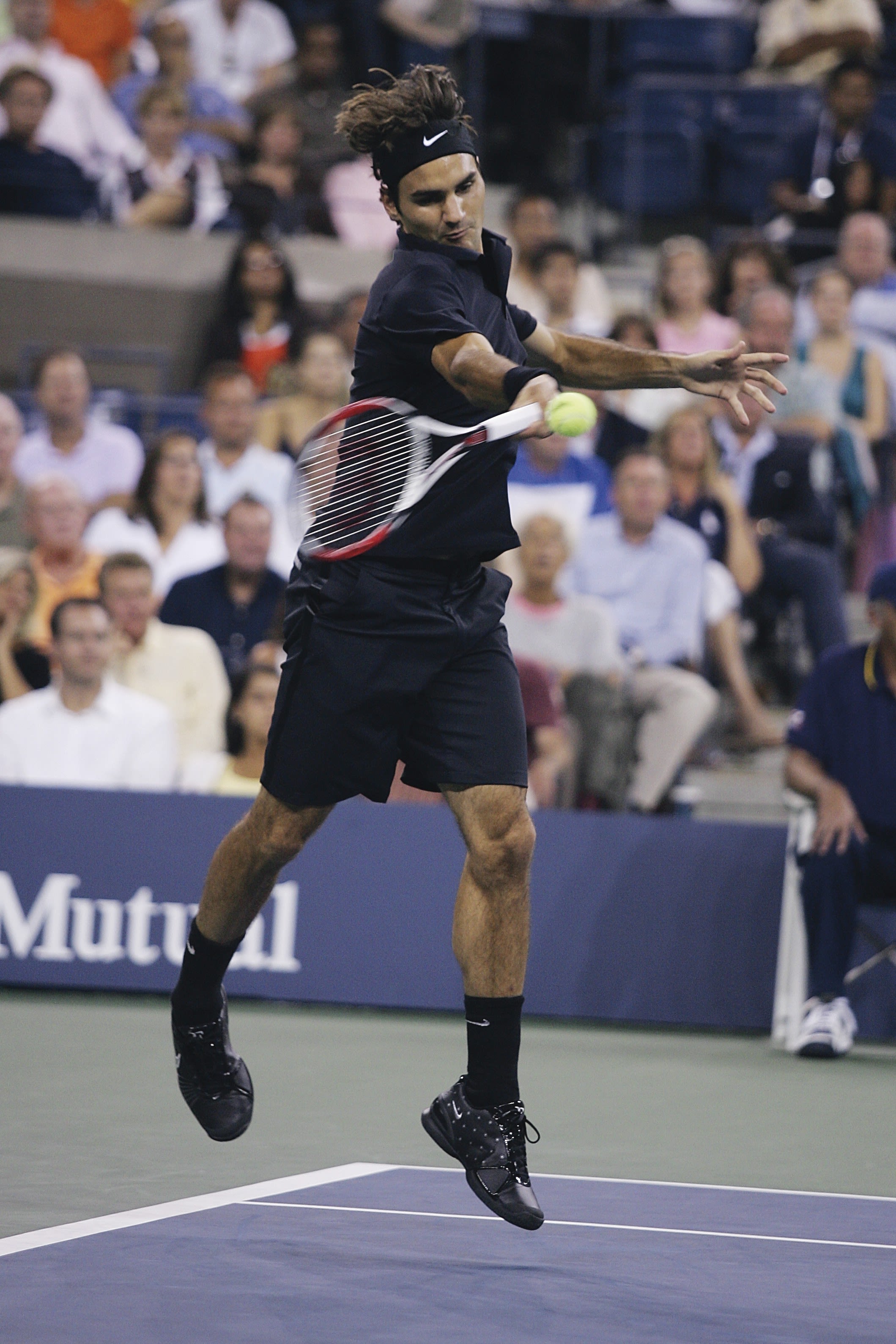 IM体育社区互动入口-世界网球队横扫意大利网球队，费德勒制霸全场