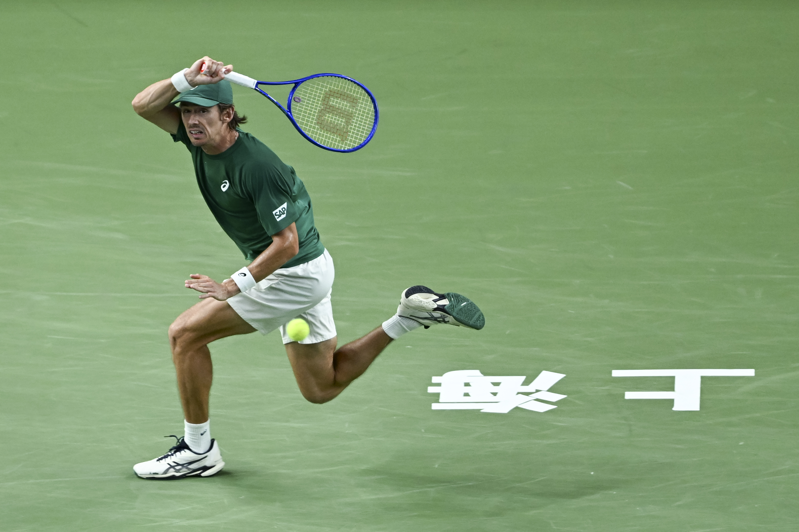 IM体育App下载-意大利网球队翻盘西班牙网球队，梅德韦杰夫绝境逆转