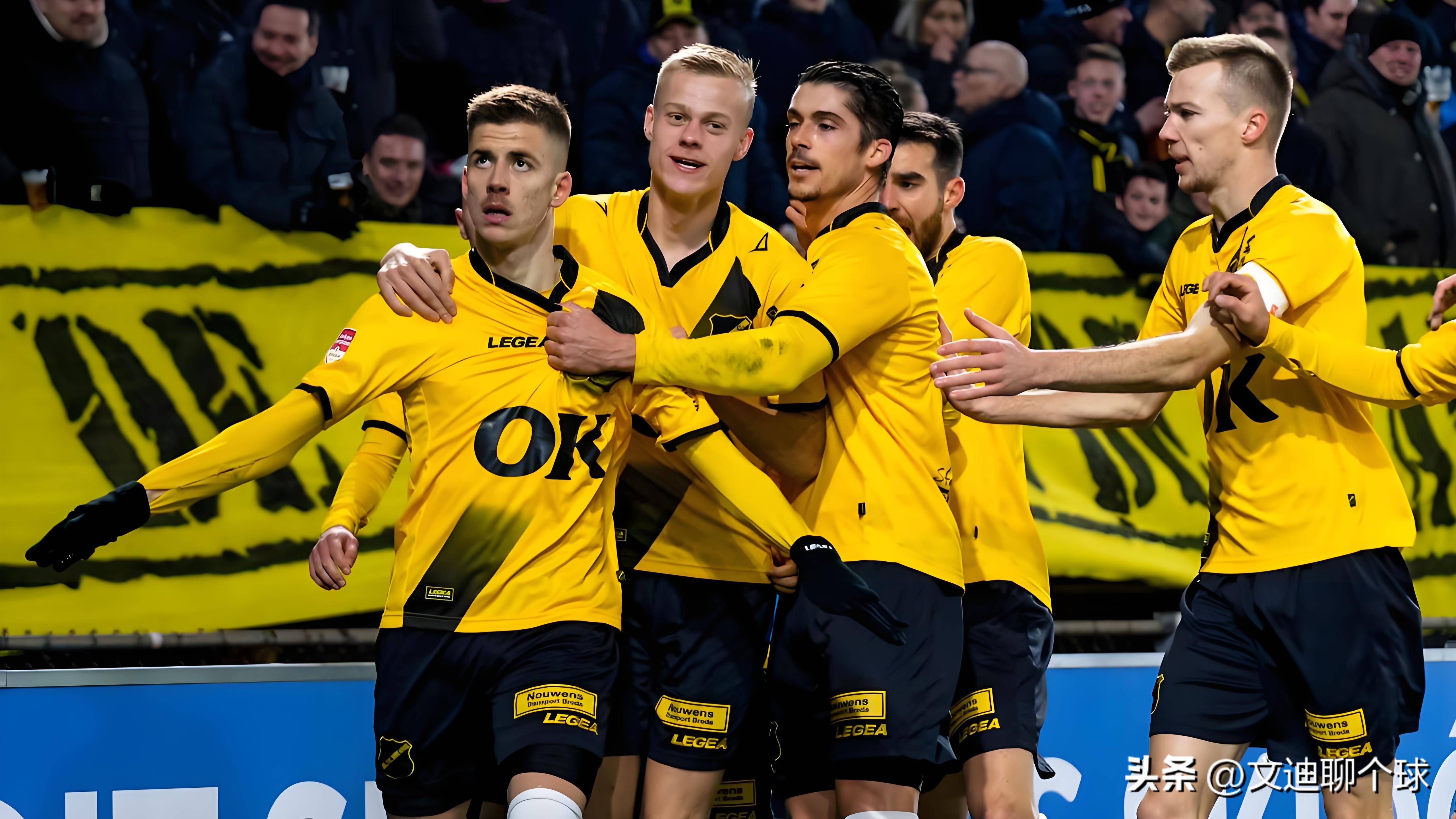 IM体育下载-足球盛事掀起观众狂热，场上实力对决激情澎湃！